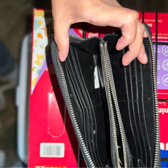 Coach wallet - Picture 2 of 2